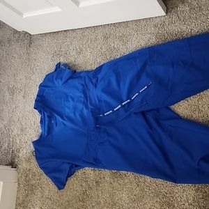 MedCoture scubs. Large top and Large petite pants